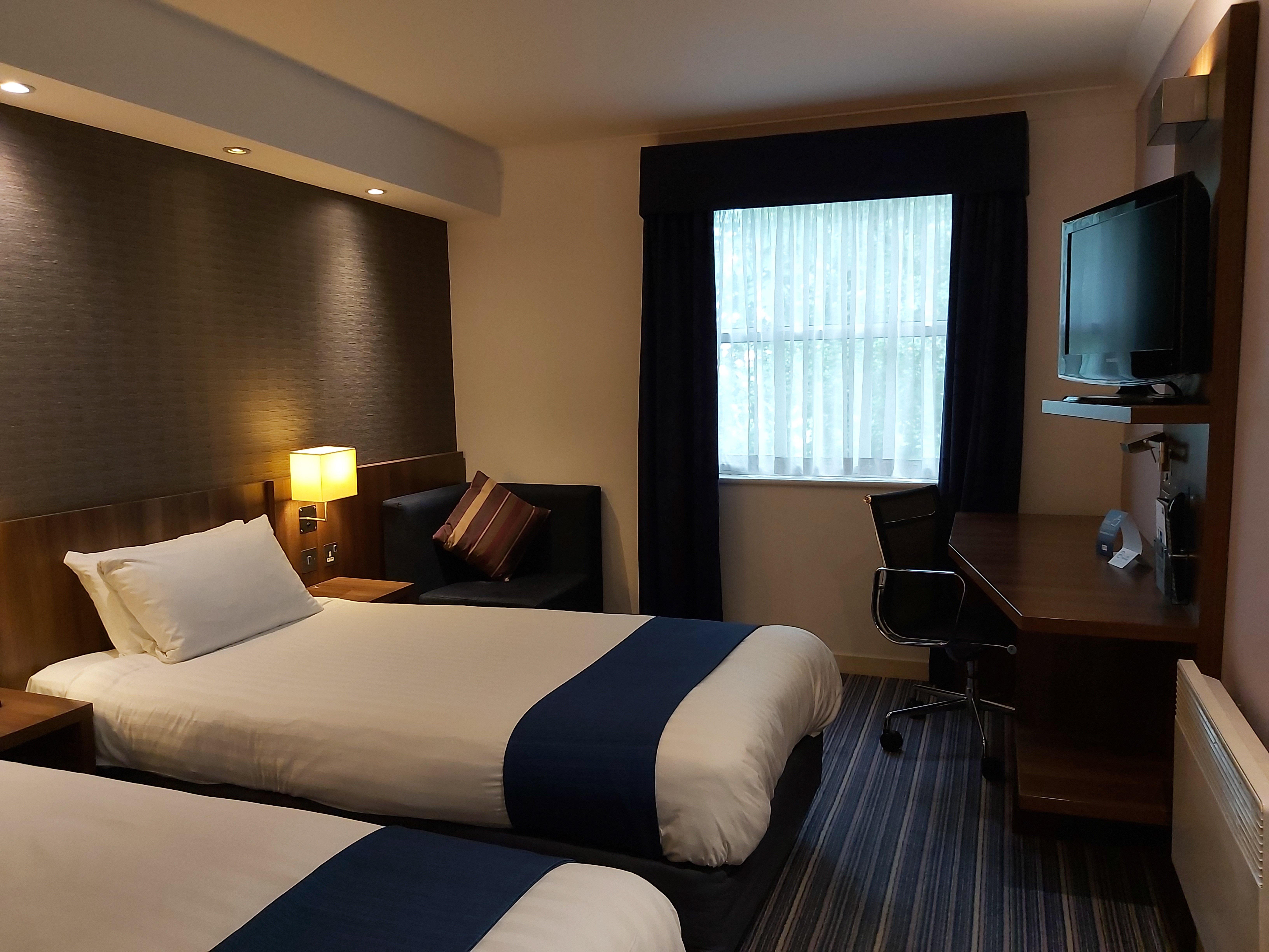 Hotel Express London Gatwick Crawley, An Ihg 3*