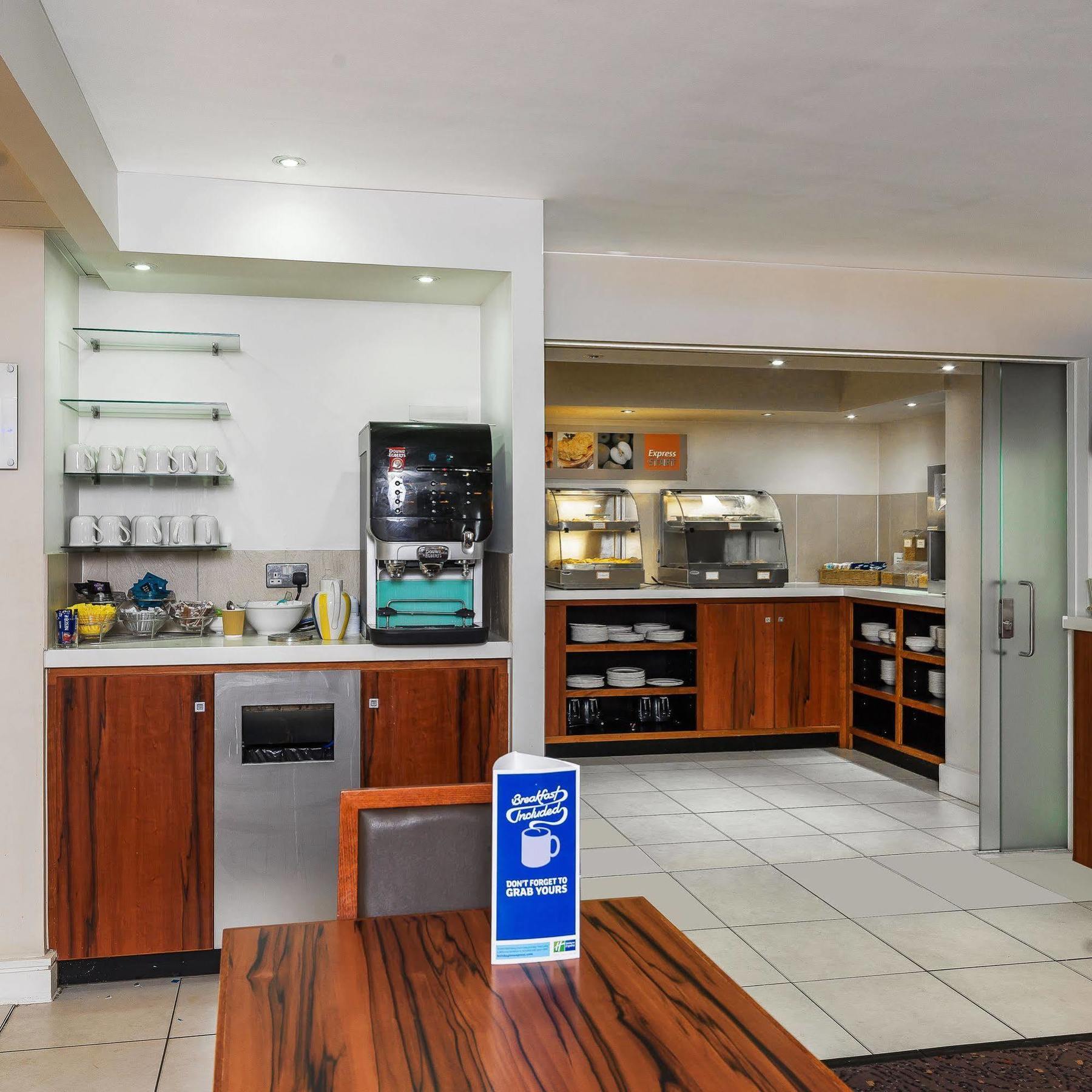 Express London Gatwick Crawley, An Ihg