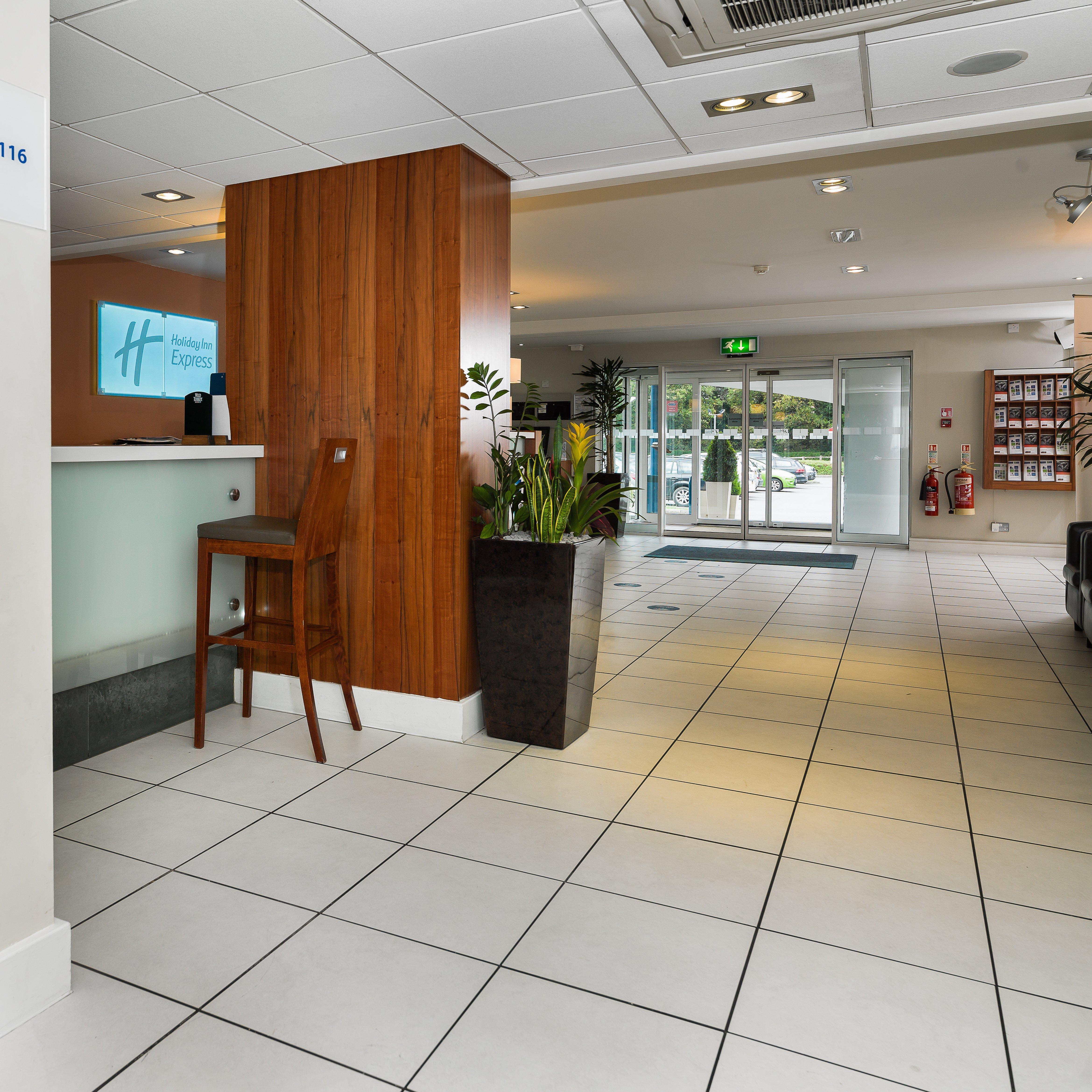 Express London Gatwick Crawley, An Ihg